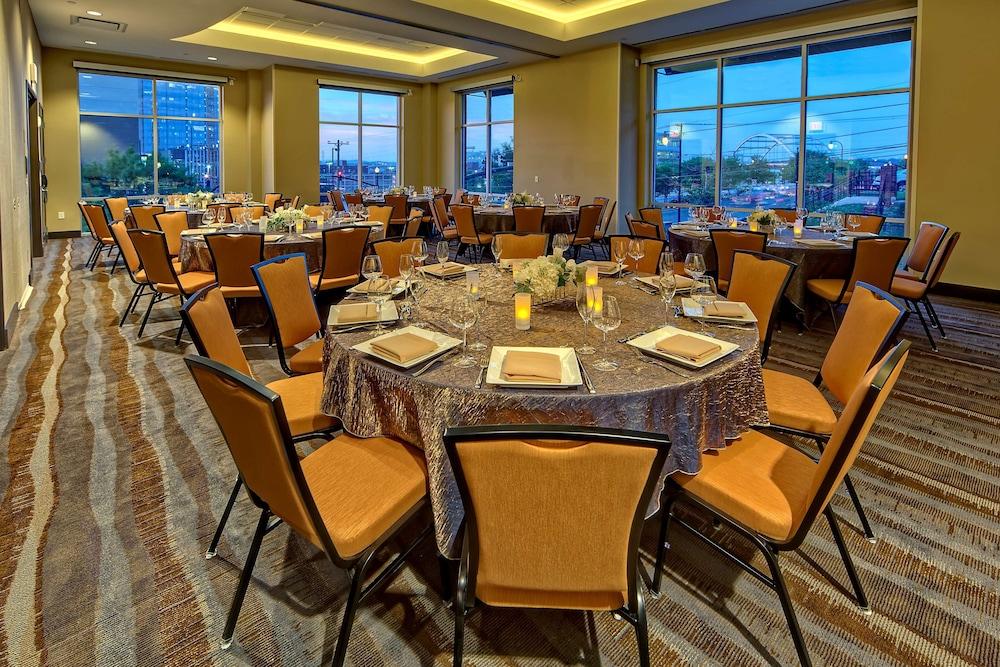 Hilton Garden Inn Nashville Downtown Convention Center Extérieur photo