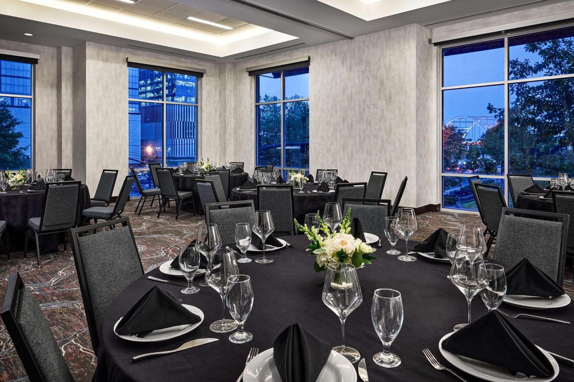 Hilton Garden Inn Nashville Downtown Convention Center Extérieur photo